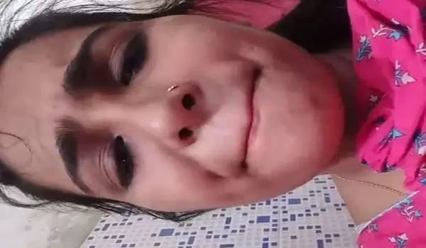 Super Horny Girl Bathroom Me Chuchi Aur Chut Dikhate Hue