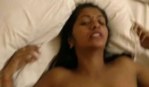 Bhabhi Ki Bina Jhat Wali Chut Ki Chudai in Hotel