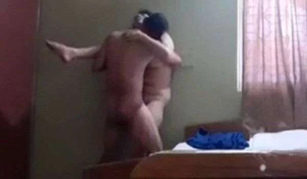 Hotel Me Bf Ne Deewar Me Satake Gf Ko Choda