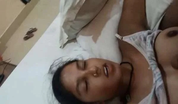 Cute Girlfriend Se Hotel Me Lund Chuswaya Aur Choda