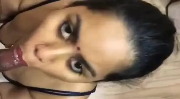 Nayi Naveli Jameen Pe Baith Ke Kaala Lund Chuste Hue