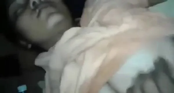 Soti Hui Girlfriend Ko Chodta Ladka