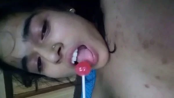 Cute College Girl Ne Kiya Chut Me Pen Aur Lolipop