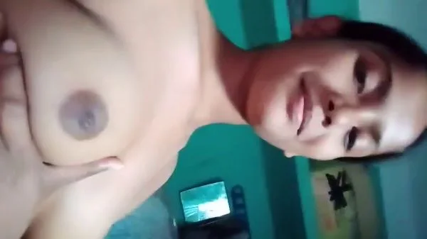 Apni Chunchiyon Aur Chut Ko Faila Ke Dikhate Hue Video Banaya Ladki Ne