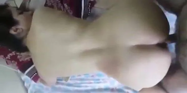 Sexy Bhabhi Ko Uske Pati Ne Ghodi Banake Choda